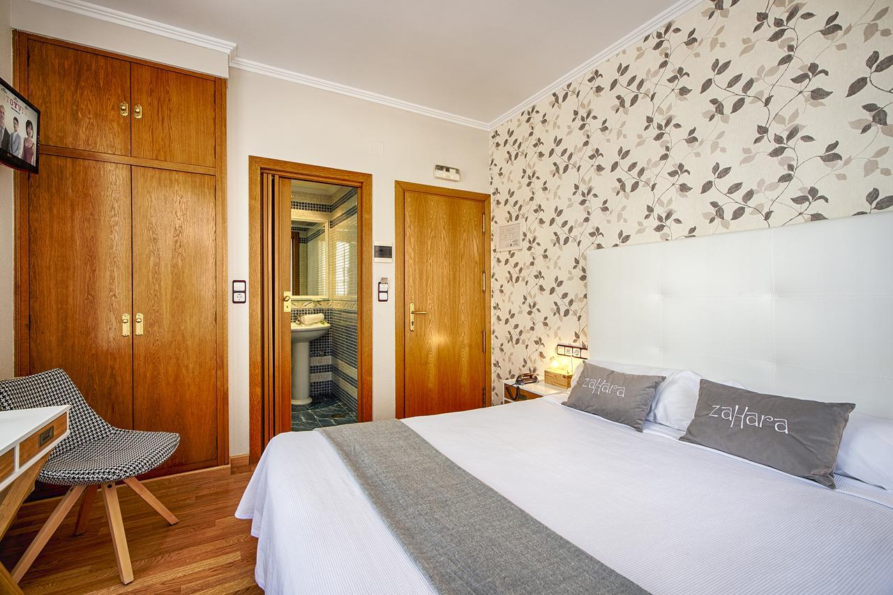 Hostal Zahara Ferrol Exterior photo