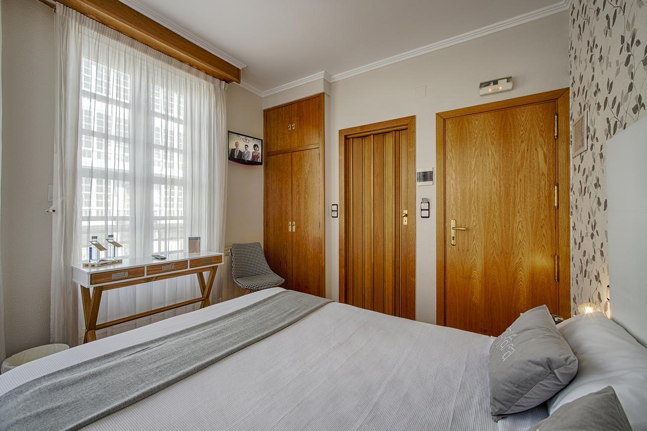 Hostal Zahara Ferrol Exterior photo